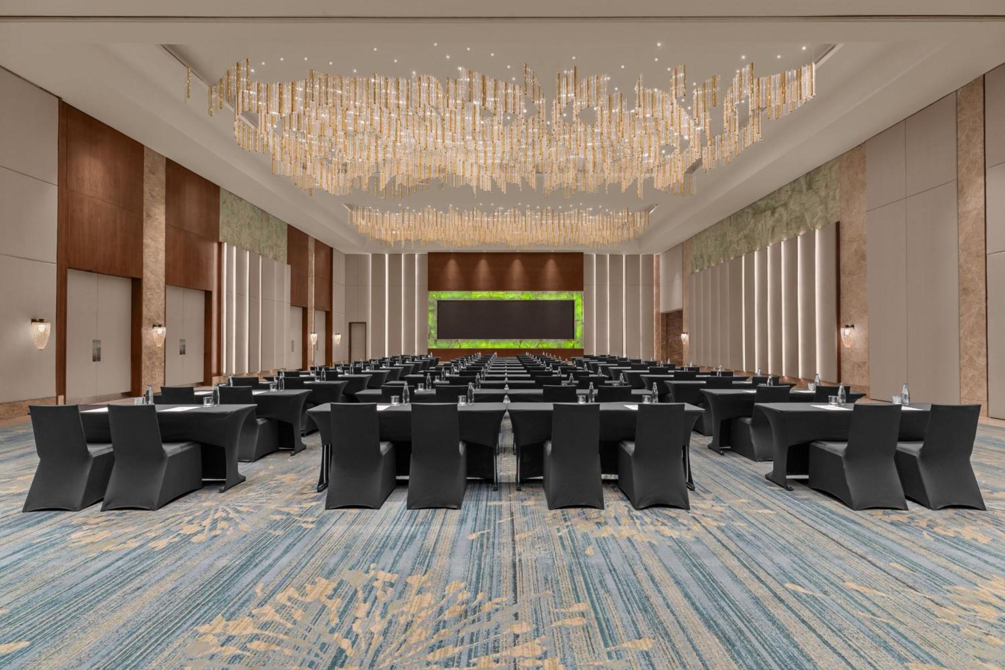 The Westin Manila Hotel Pasig City Exterior photo