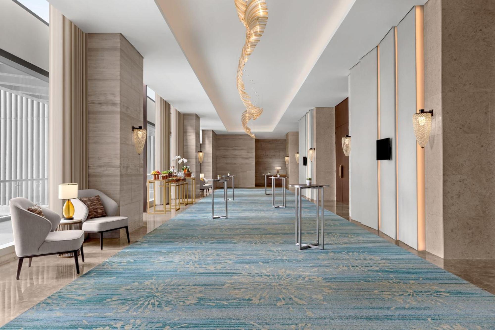 The Westin Manila Hotel Pasig City Exterior photo