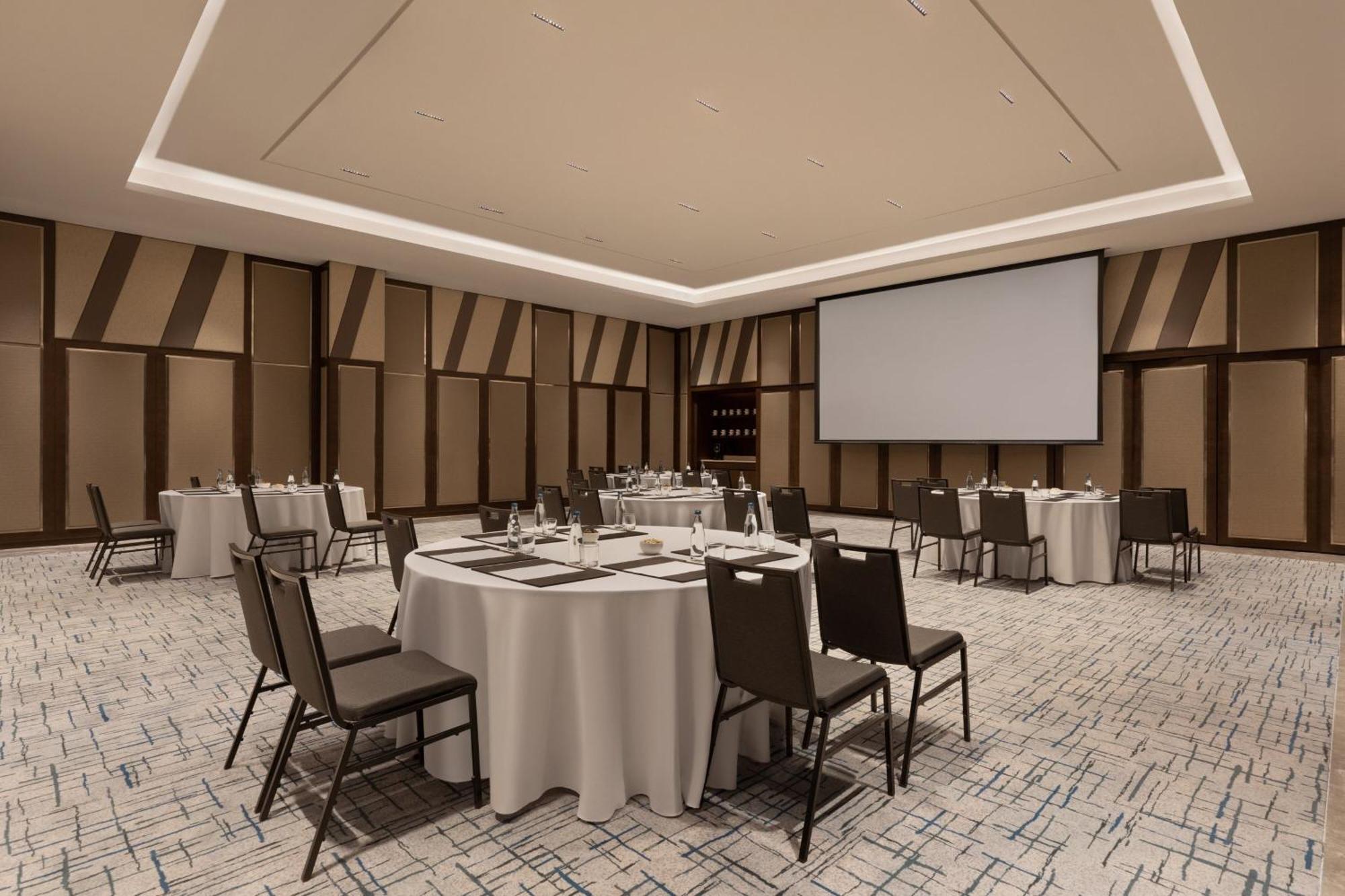The Westin Manila Hotel Pasig City Exterior photo