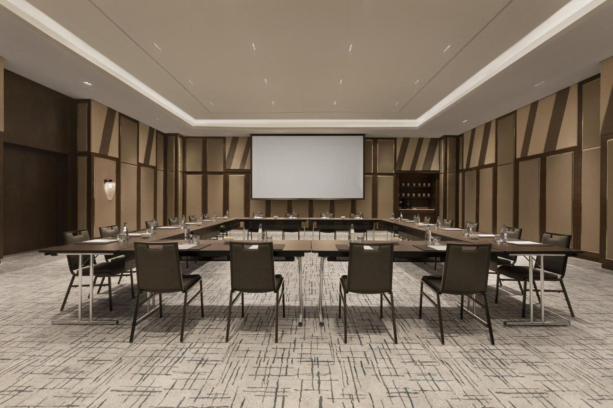 The Westin Manila Hotel Pasig City Exterior photo